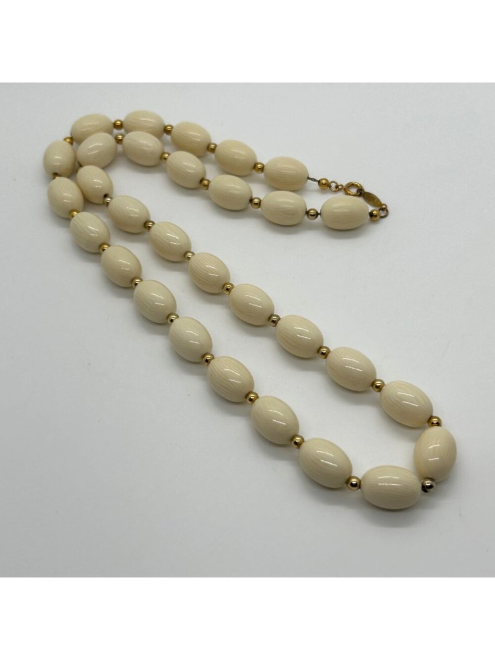 Vintage Napier Signed Cream Beads Gold Tone Chain Oval Necklace 18 Inches